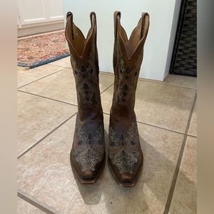 Shyanne leather ladies boots size 9